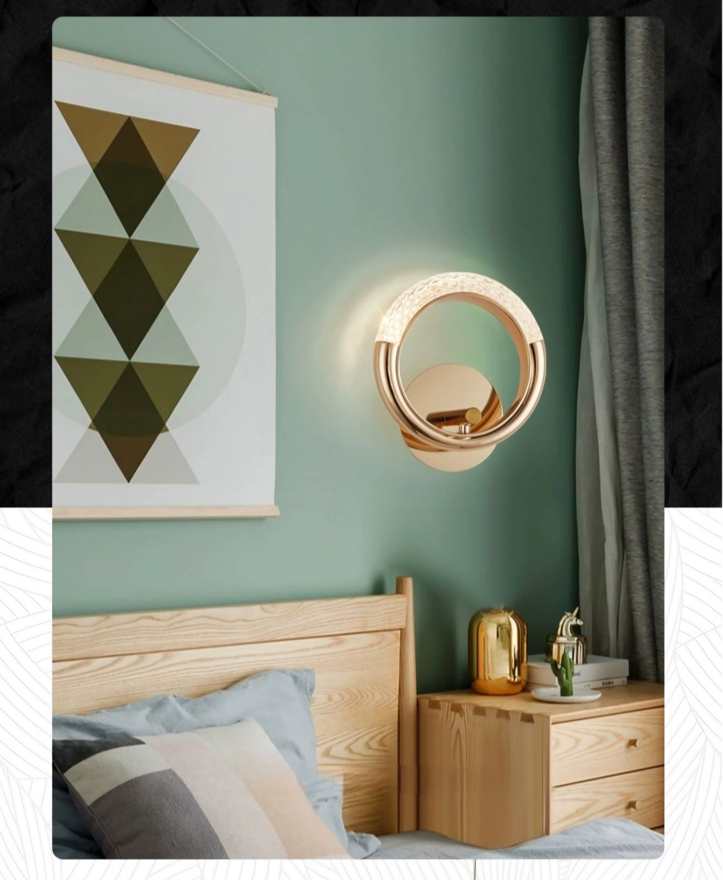 Rounded Golden Metallic Wall Light