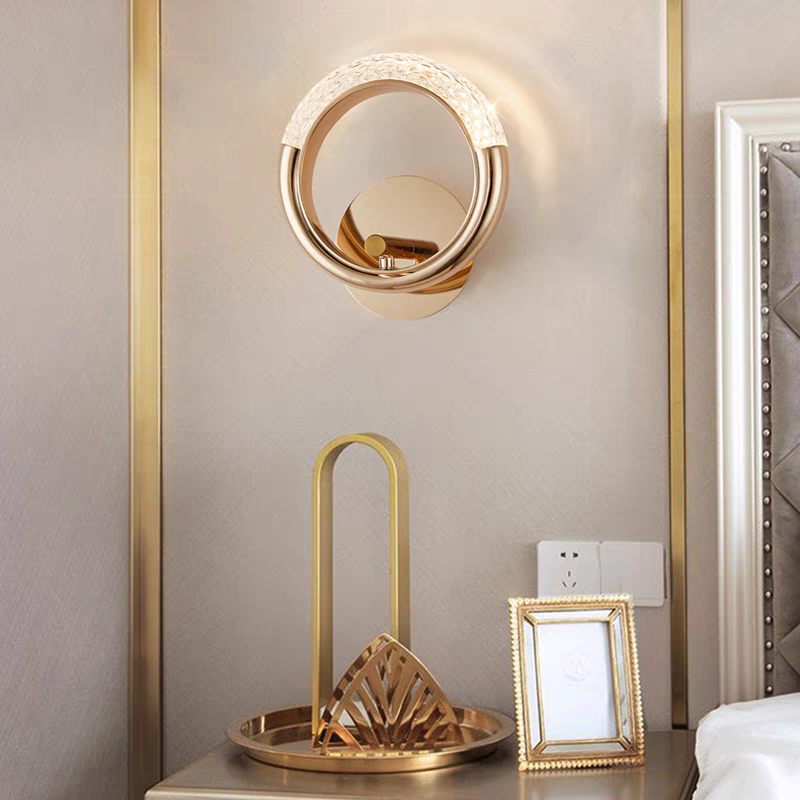 Rounded Golden Metallic Wall Light