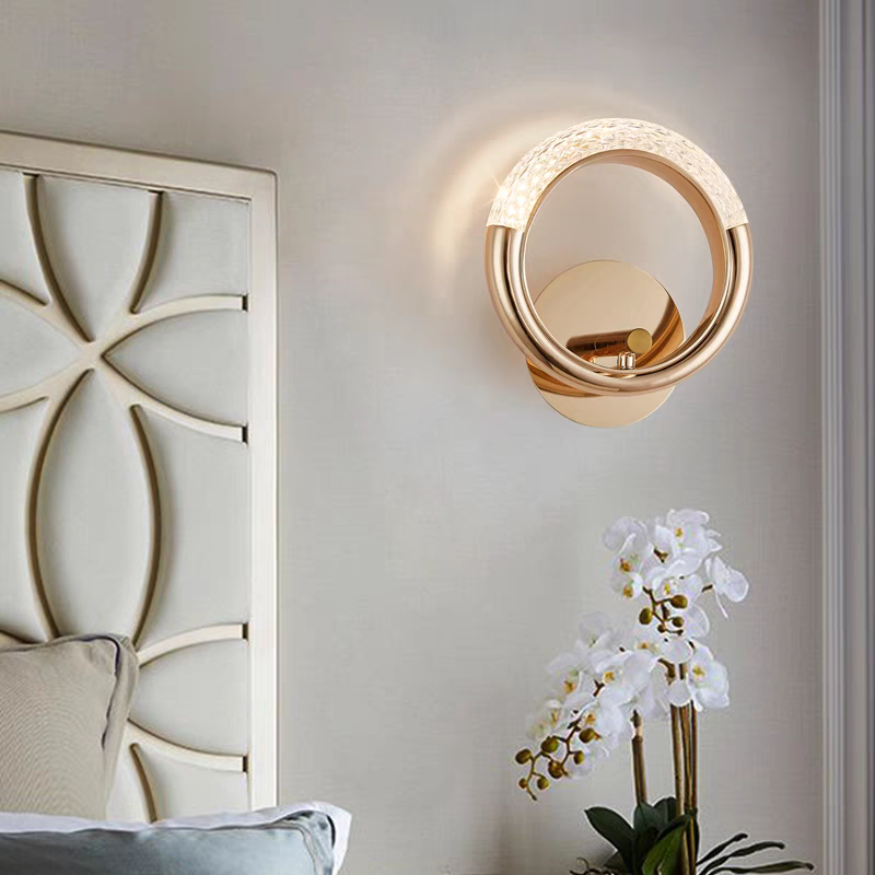 Rounded Golden Metallic Wall Light